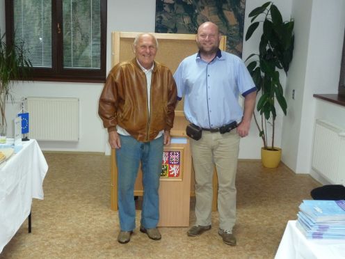 Vzorní voliči - pan Lhocký st. a ml. 